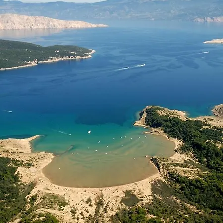 696-8 For 2+2 Pers. In