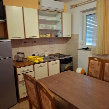 Apartman 696-8 For 2+2 Pers. In *