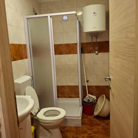 696-8 For 2+2 Pers. In * Lopar