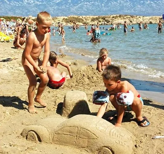 696-8 For 2+2 Pers. In Apartament Lopar